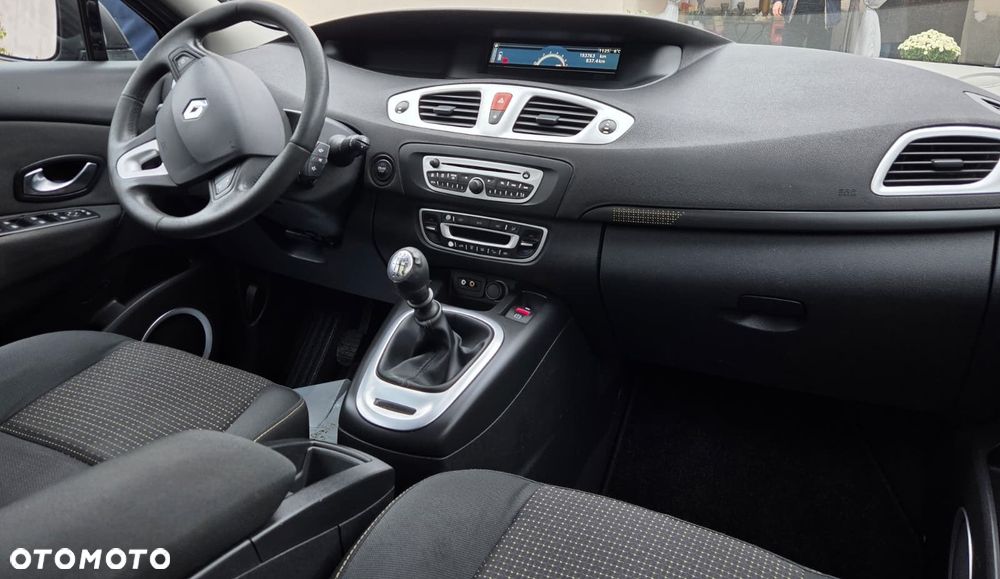 Renault Scenic 1.4 16V TCE Expression - 11
