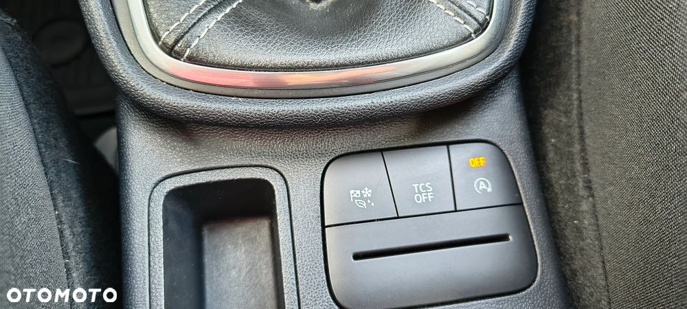 Ford Fiesta 1.1 Titanium ASS - 21