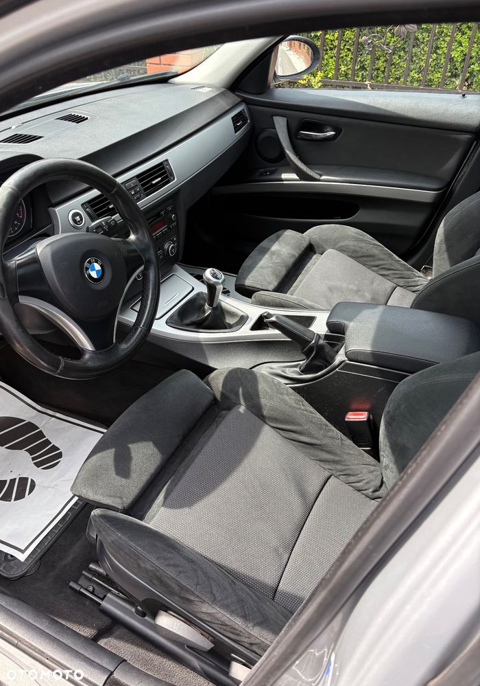 BMW Seria 3 320i - 11