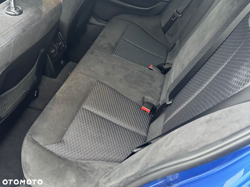 BMW Seria 1 120d xDrive M Sport - 40