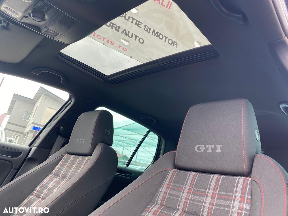 Volkswagen Golf - 24