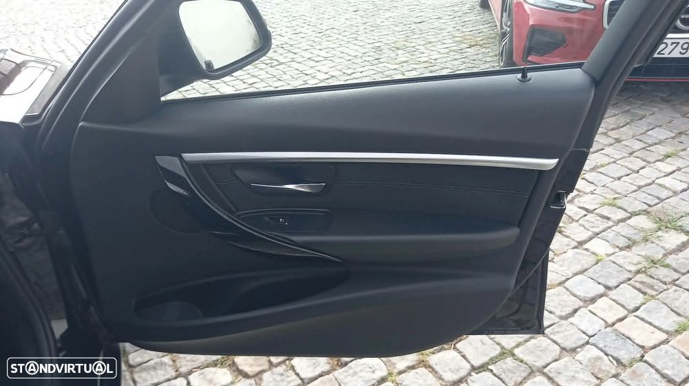 BMW 330 e iPerformance Advantage - 19