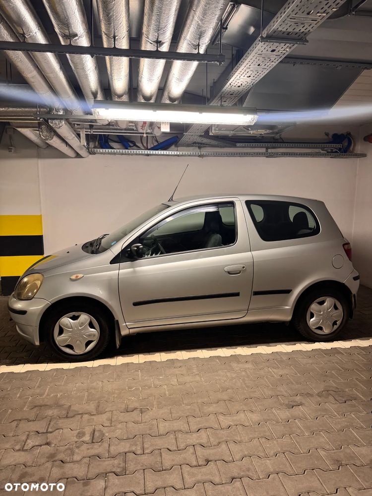 Toyota Yaris 1.0 Base - 11