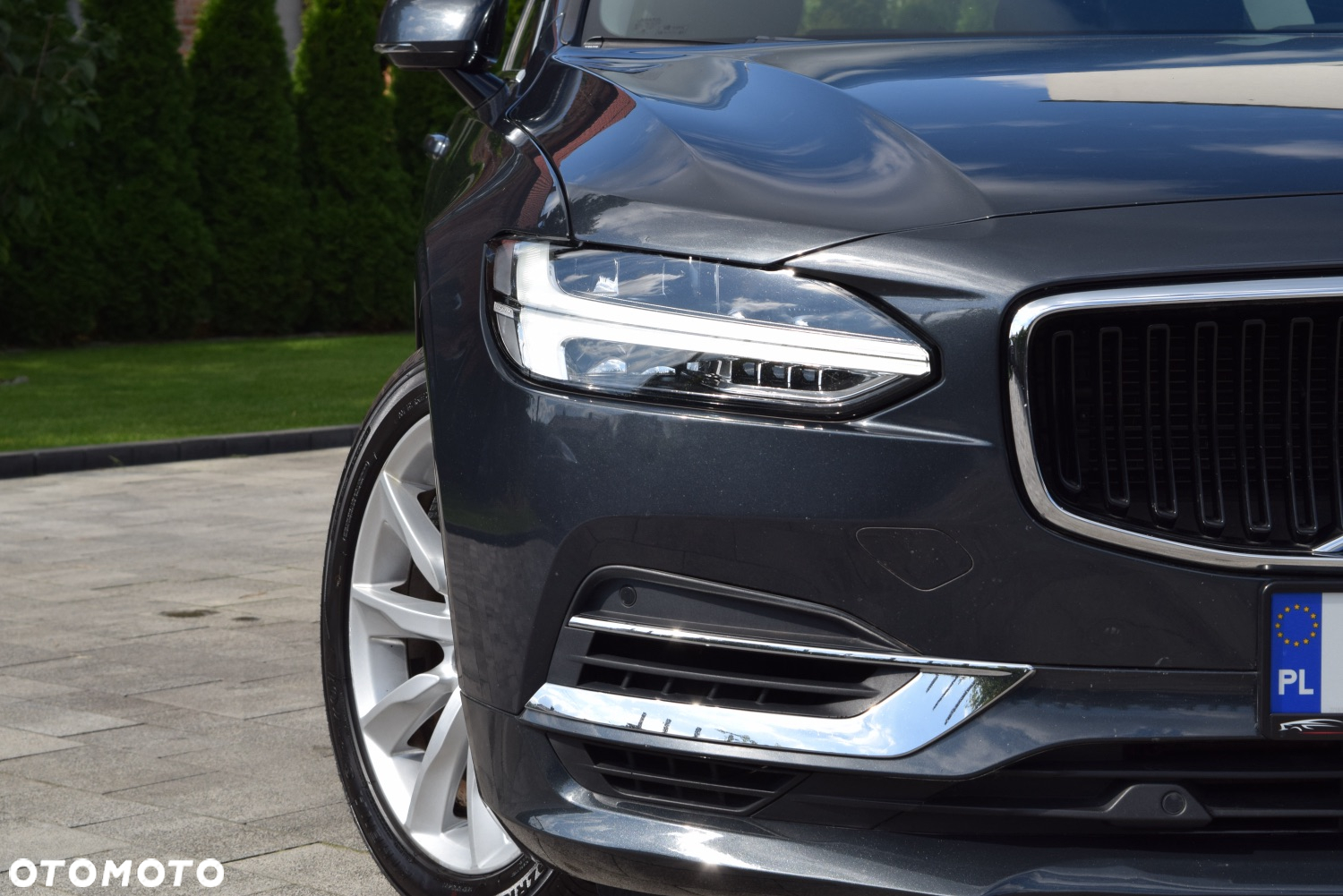 Volvo V90 T8 AWD Plug-In Hybrid Momentum Pro - 11