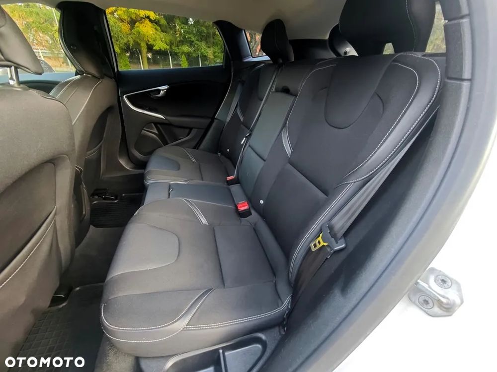 Volvo V40 D2 Momentum - 29