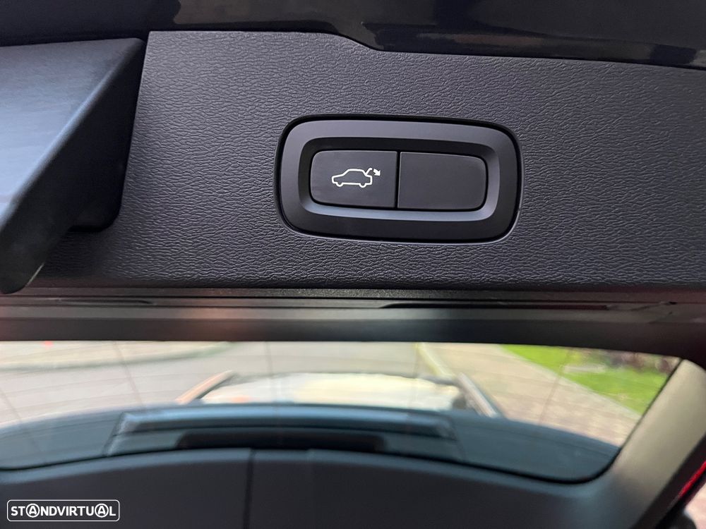 Volvo V60 2.0 D3 Momentum Plus Geartronic - 32