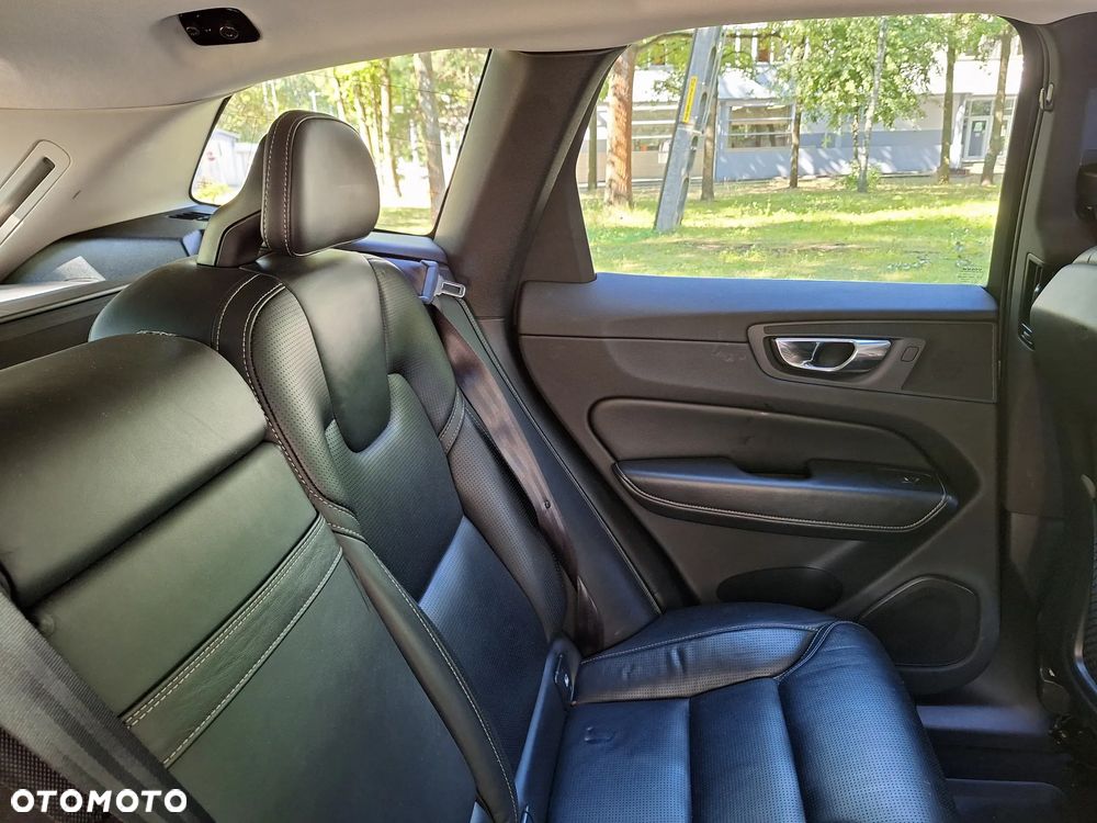 Volvo XC 60 D5 AWD Geartronic Inscription - 22