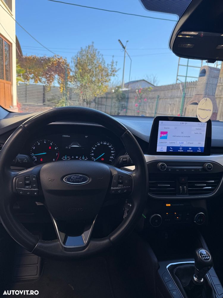 Ford Focus 1.0 EcoBoost Trend Edition - 9
