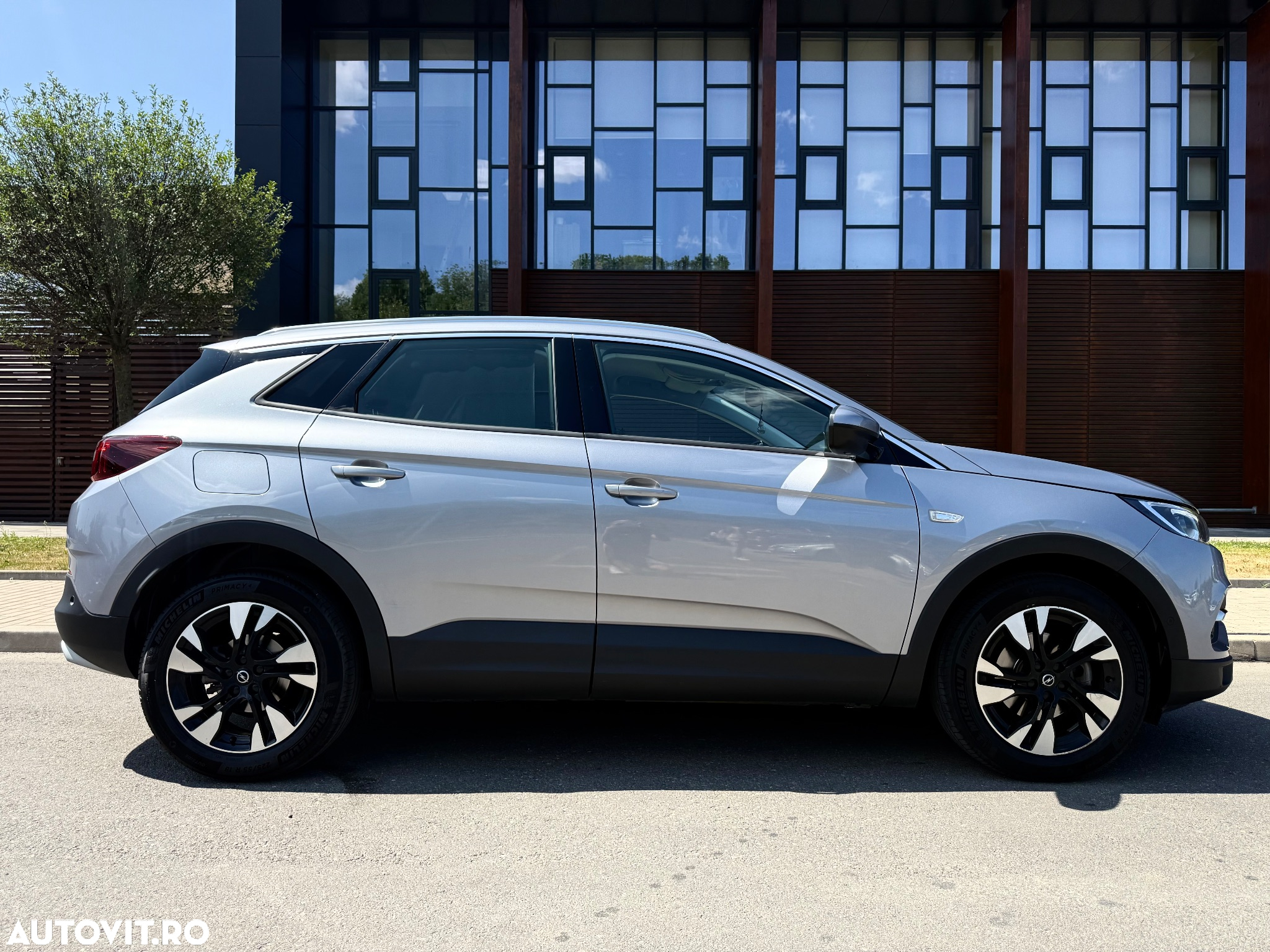 Opel Grandland X 1.2 Turbo START/STOP Aut. Innovation - 8