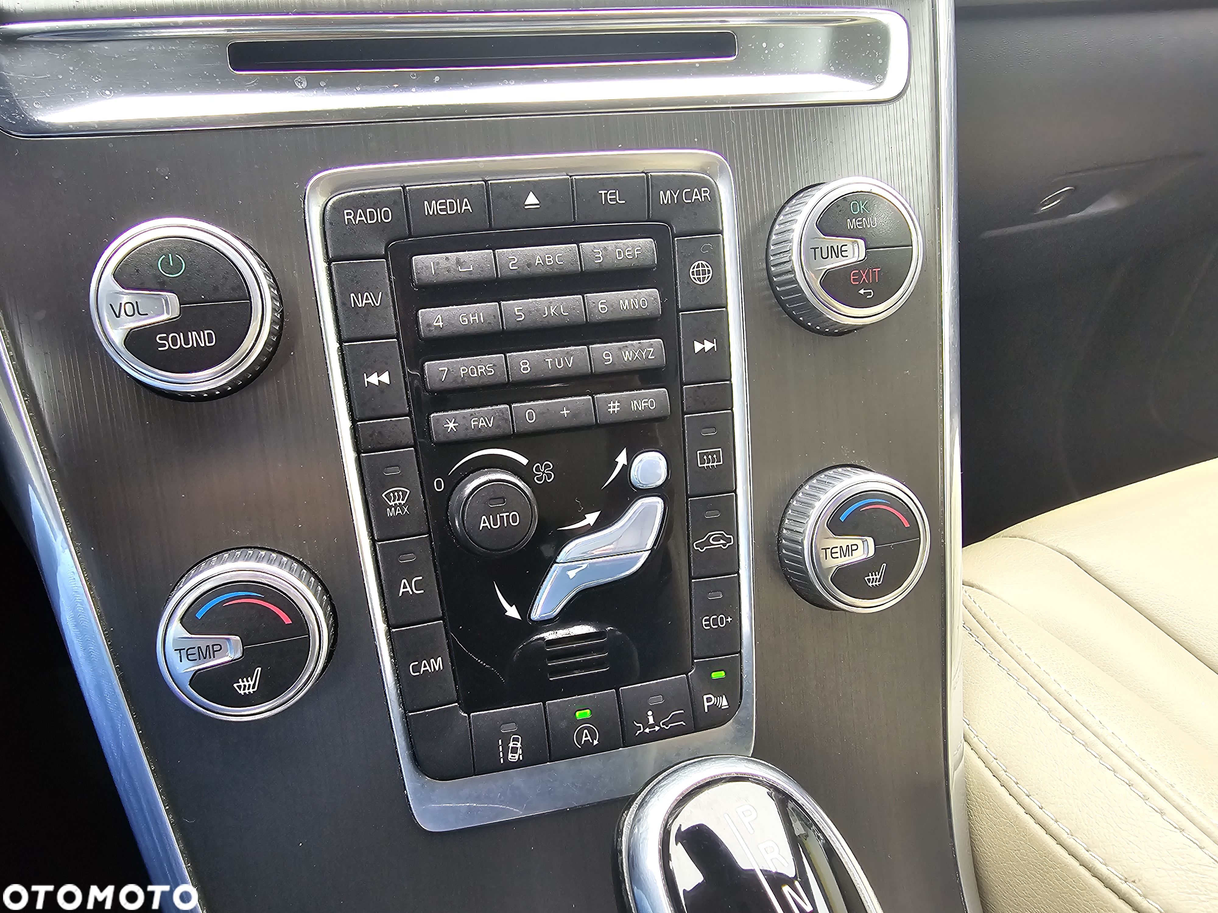Volvo XC 60 D3 Geartronic Momentum - 33