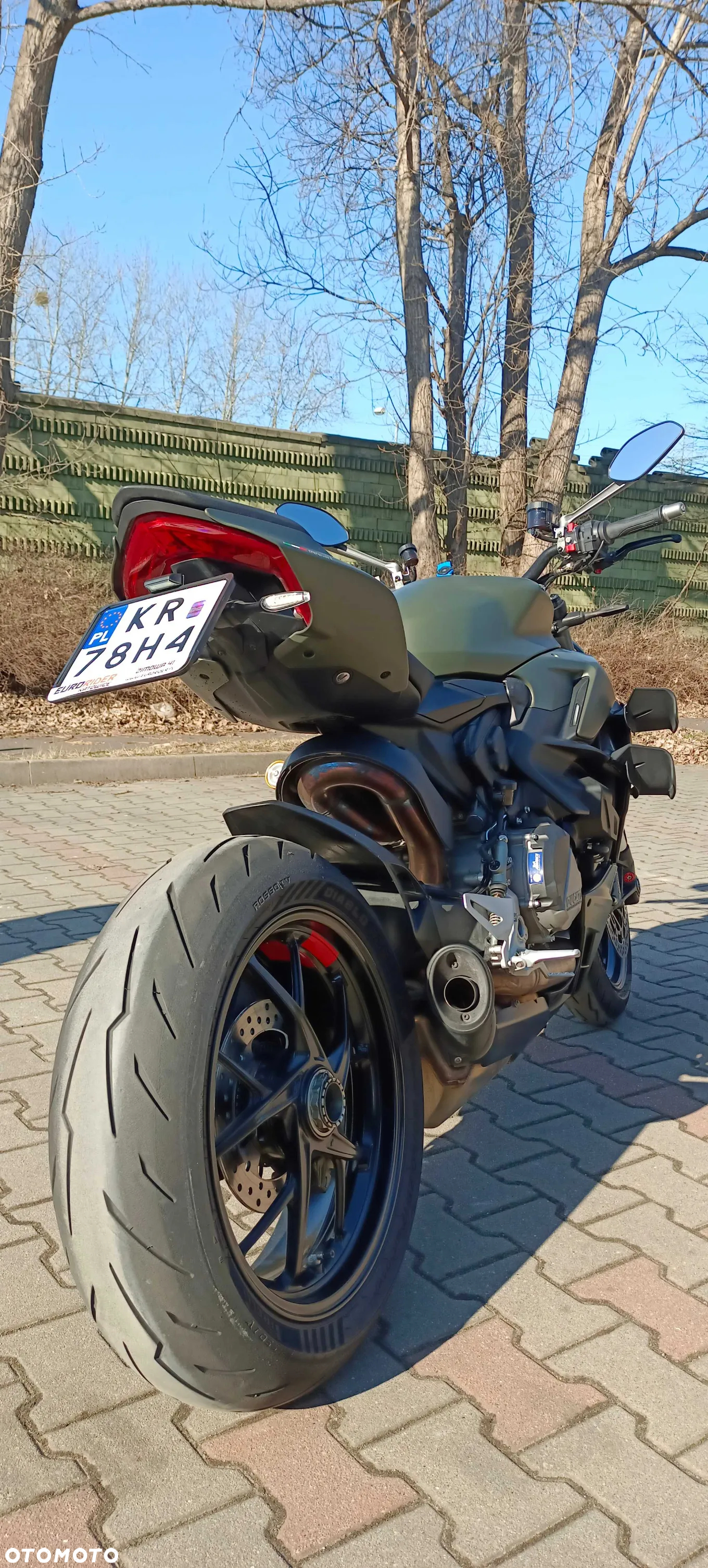 Ducati Streetfighter V2 - 4