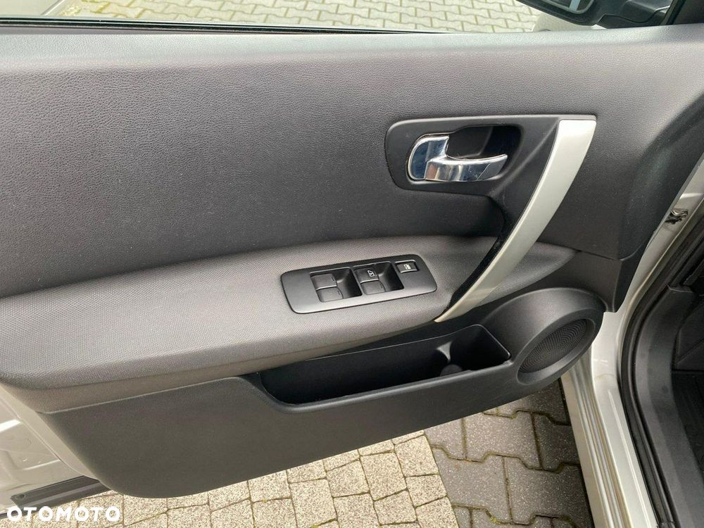 Nissan Qashqai+2 - 15