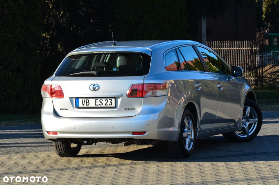 Toyota Avensis 1.8 Comfort - 20