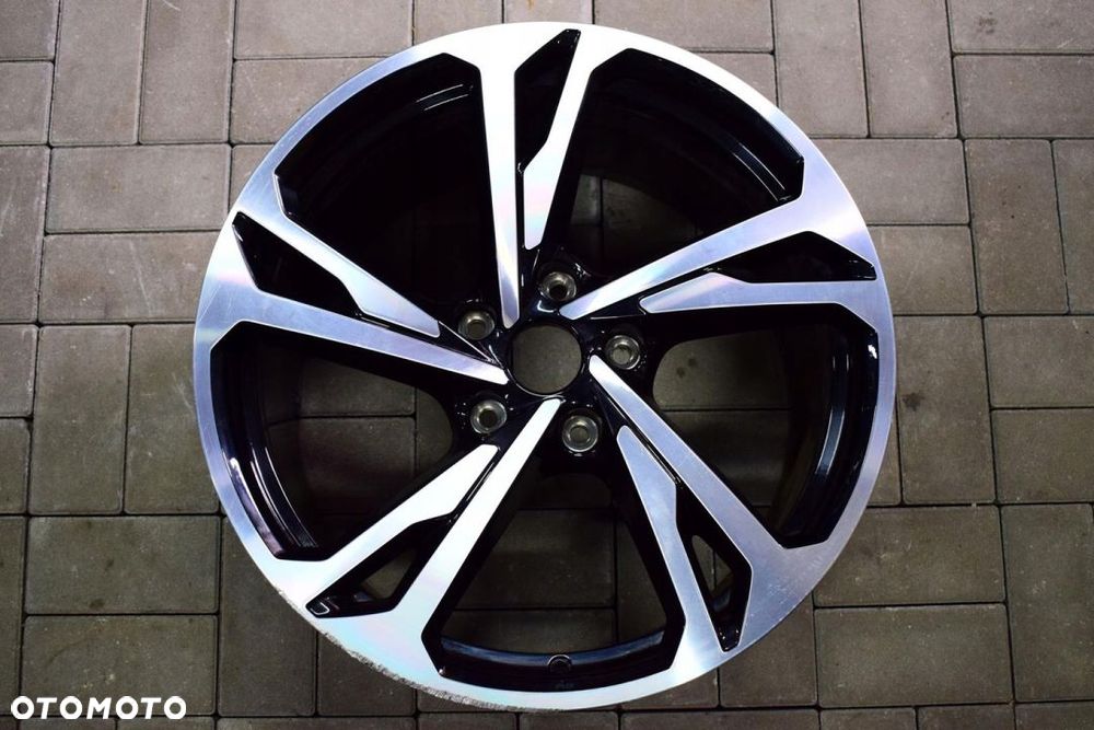 AUDI 20 E-Tron GT RS 4J3 Oryginał Tył - 1