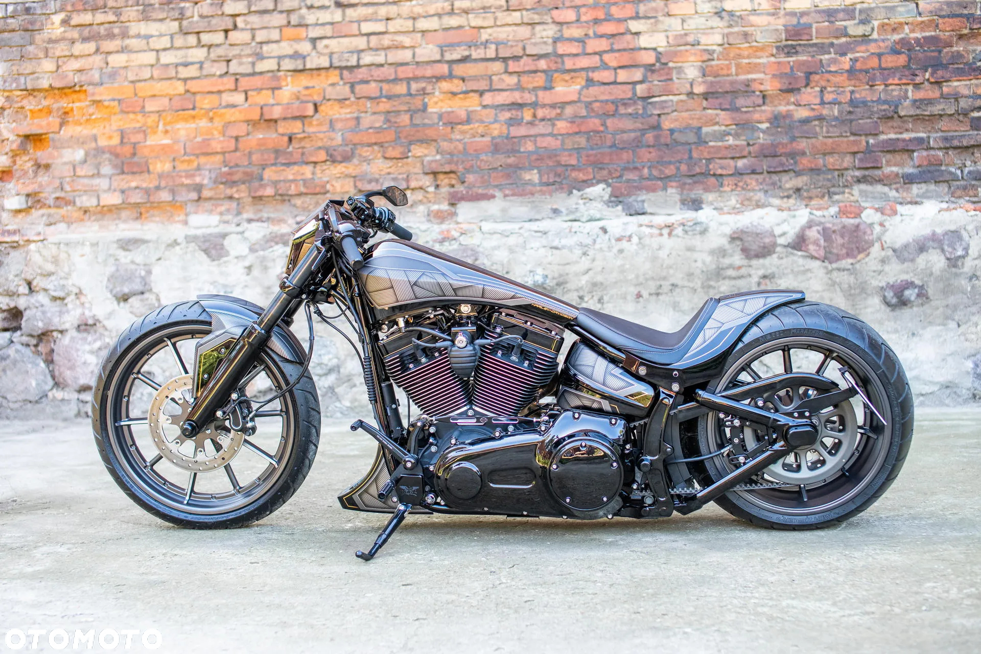 Harley-Davidson Softail Breakout - 4