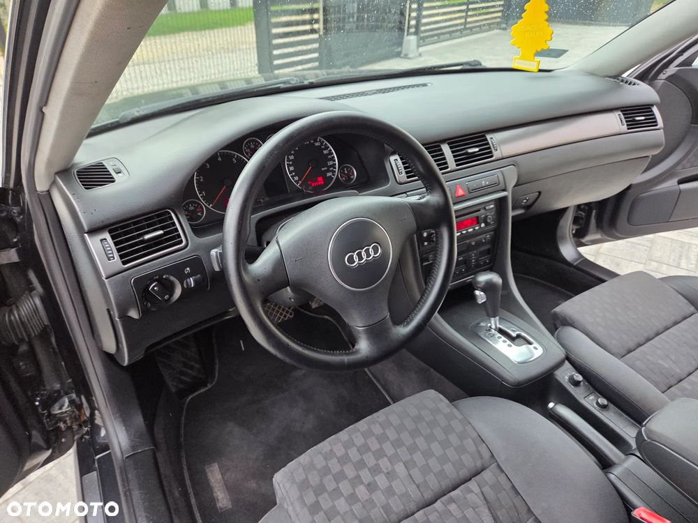 Audi A6 Avant 2.4 Multitronic - 23