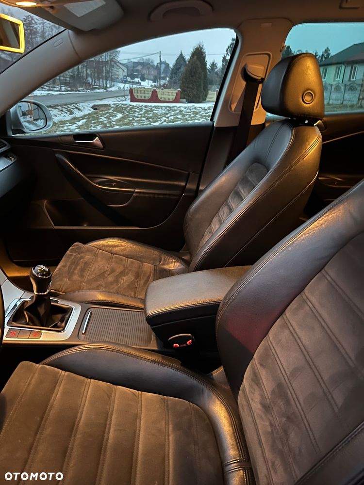 Volkswagen Passat 2.0 TDI DPF Highline - 19