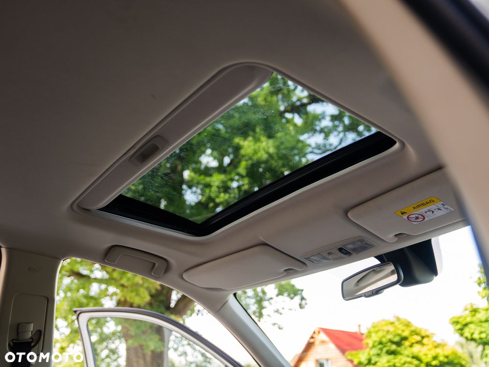 Mitsubishi Outlander 2.0 4WD Plug-In Hybrid Plus - 27