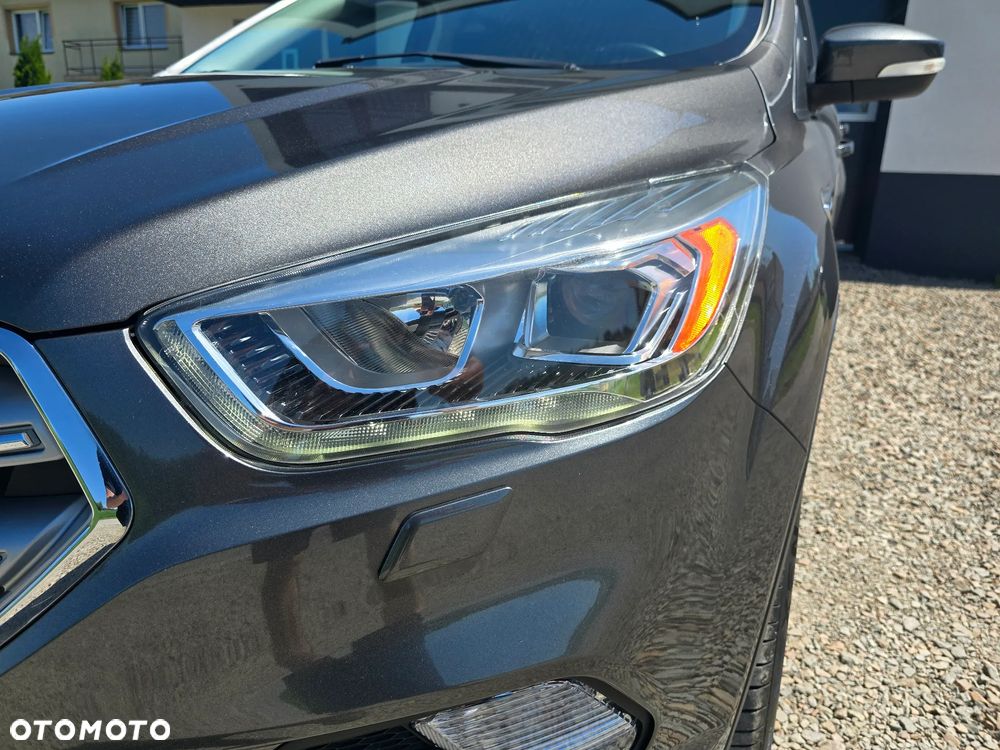 Ford Kuga 1.5 EcoBoost 2x4 Titanium - 10