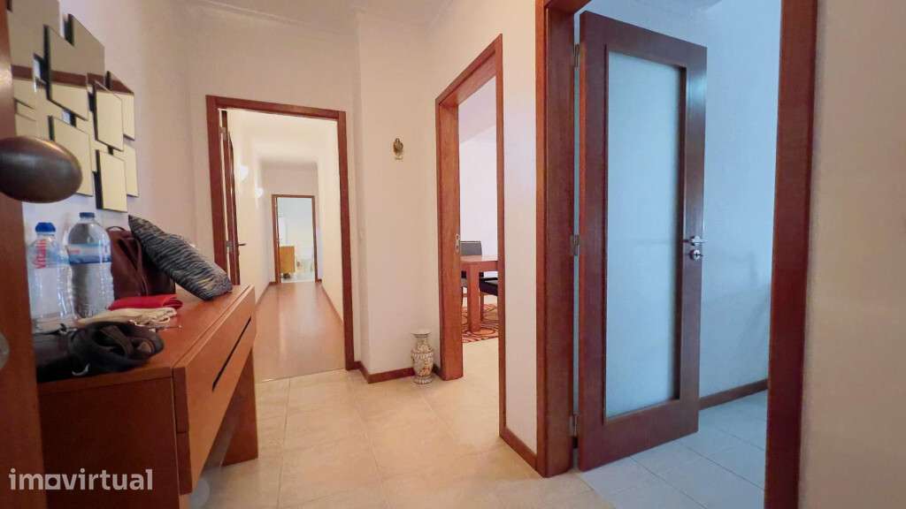 Apartamento T2 com lugar de garagem em zona de Miranda do Corvo - Grande imagem: 3/7