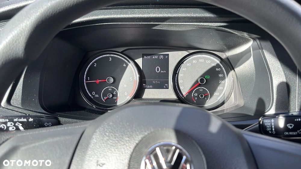 Volkswagen Transporter - 16
