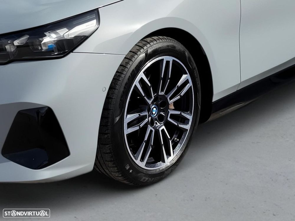 BMW i5 eDrive40 Pack Desportivo M - 4
