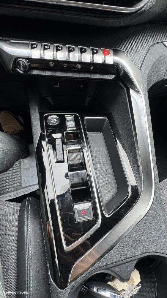 Peugeot 5008 1.2 Hybrid Allure Pack e-DCS6 - 15