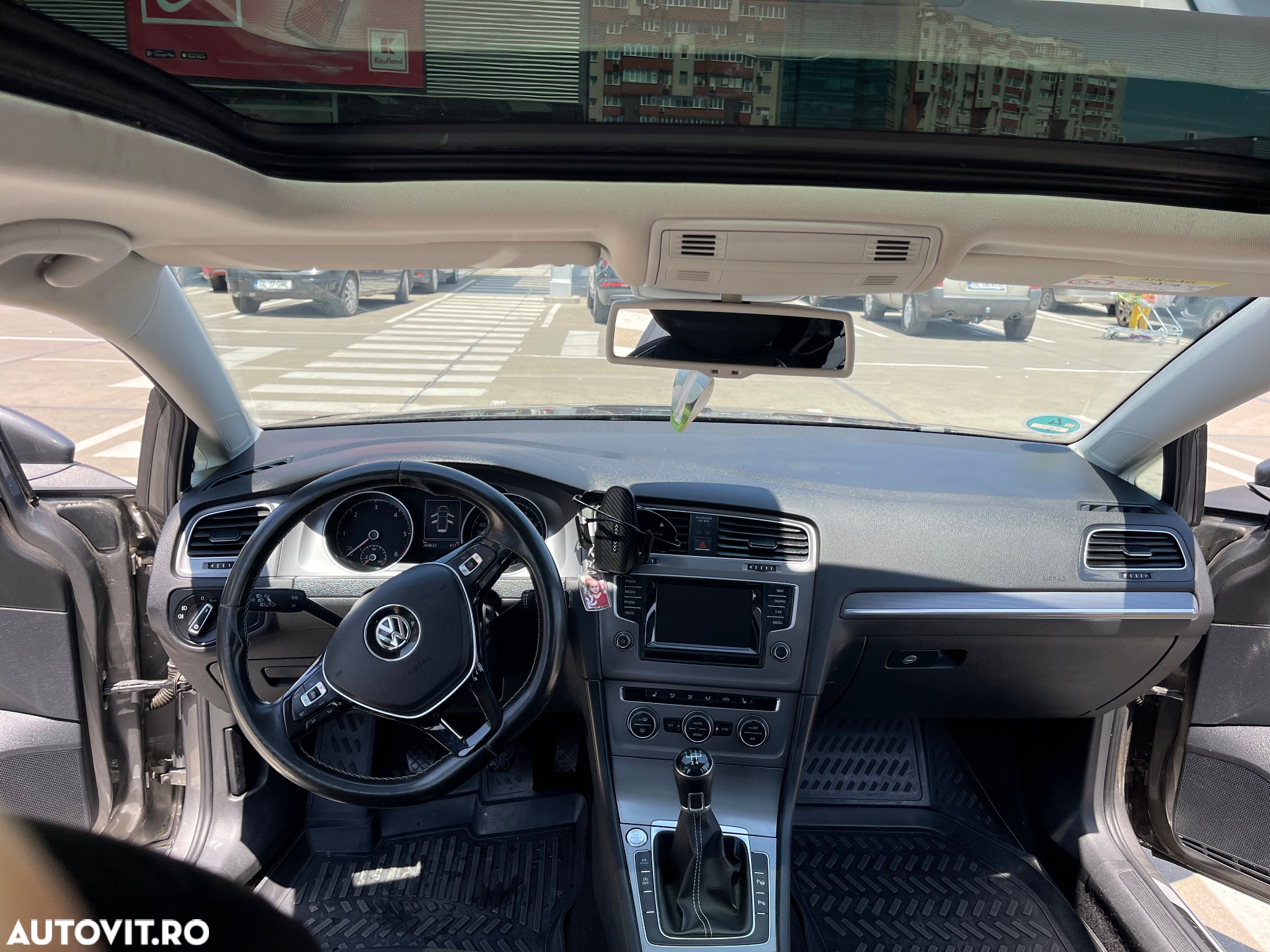 Volkswagen Golf 1.6 TDI BMT Comfortline - 13