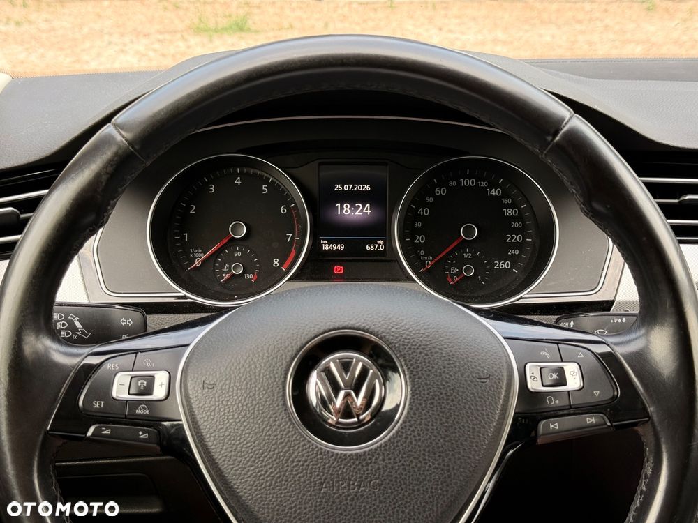 Volkswagen Passat 1.8 TSI BMT Comfortline - 13