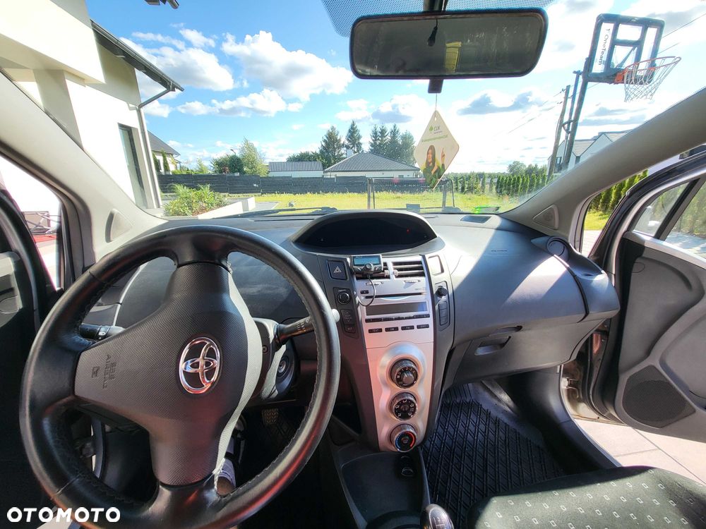 Toyota Yaris - 6
