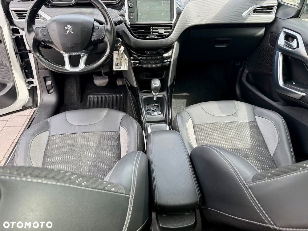 Peugeot 2008 PureTech 110 Stop&Start EAT6 Allure - 11