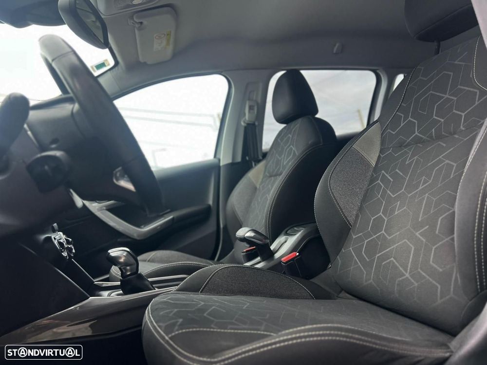 Peugeot 2008 1.2 PureTech Style - 4