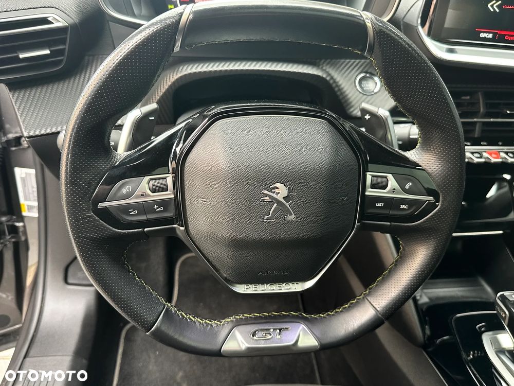 Peugeot 2008 PureTech 130 EAT8 GT Pack - 17