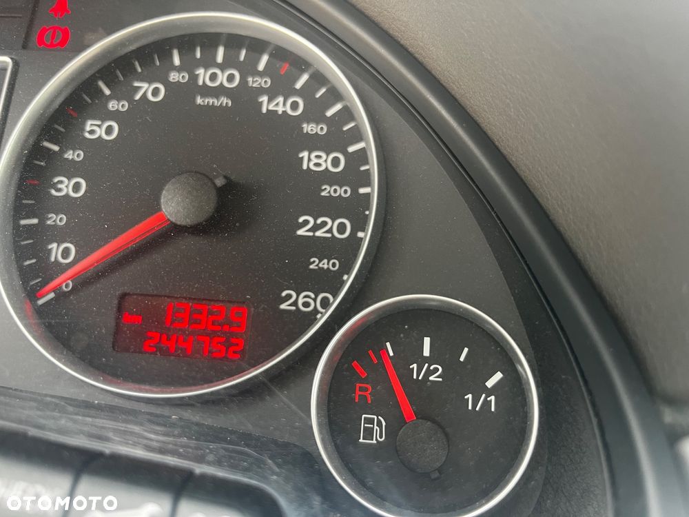Audi A4 Limousine - 11