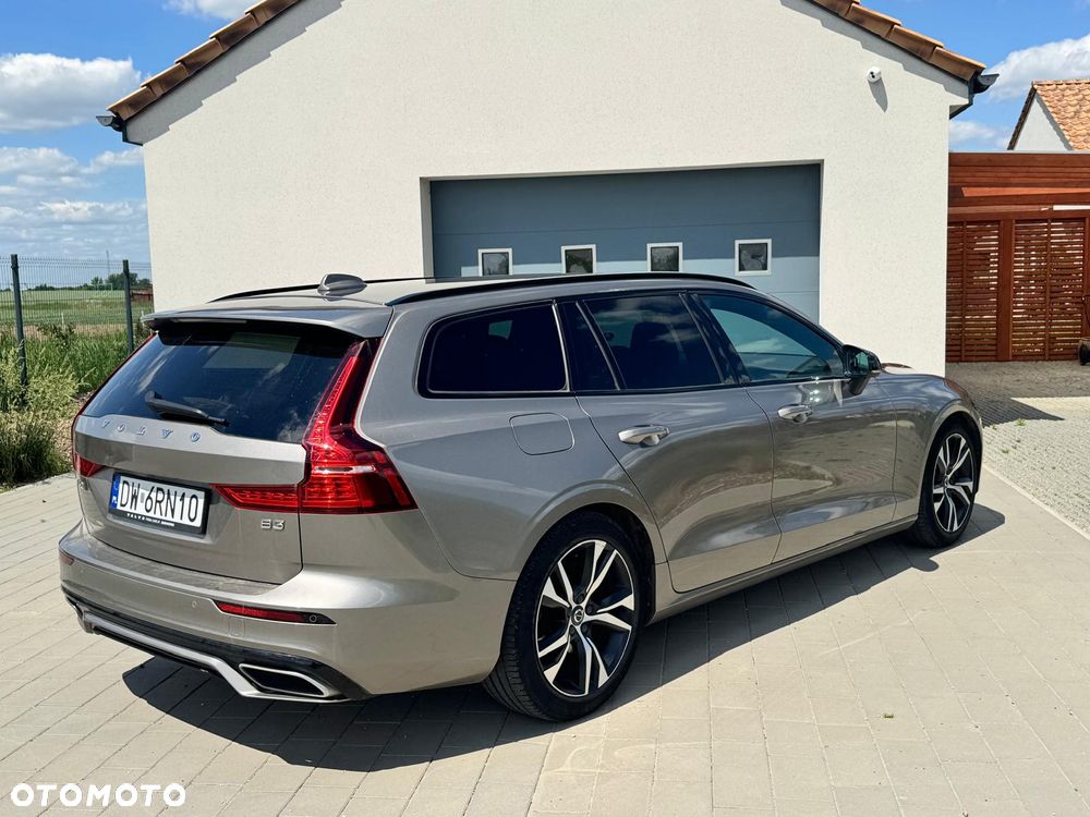 Volvo V60 B3 B R-Design - 6