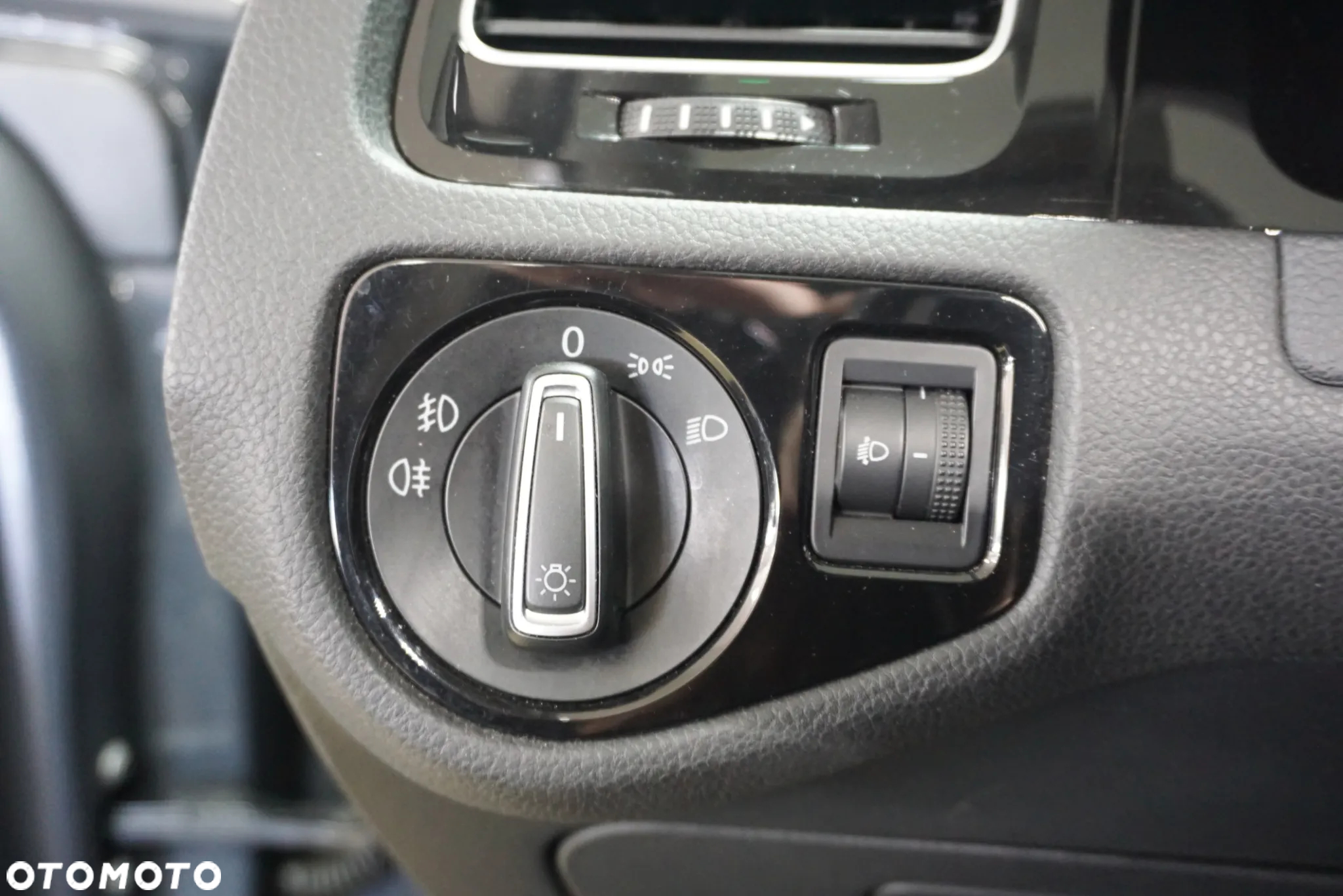 Volkswagen Golf VII 1.4 TSI BMT Highline - 26