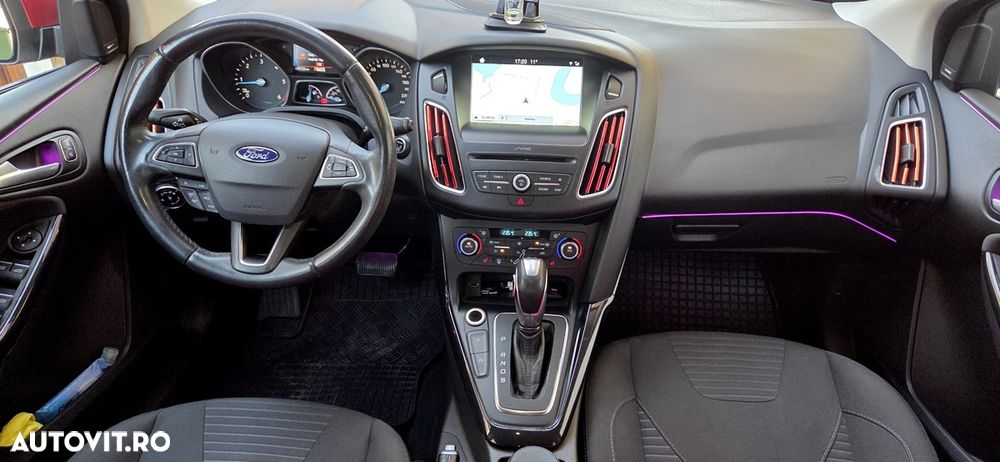 Ford Focus 2.0 TDCI Powershift Titanium - 26