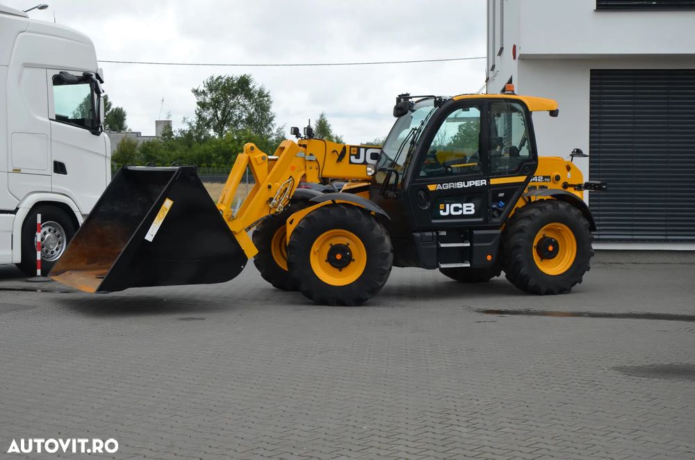 JCB - 4