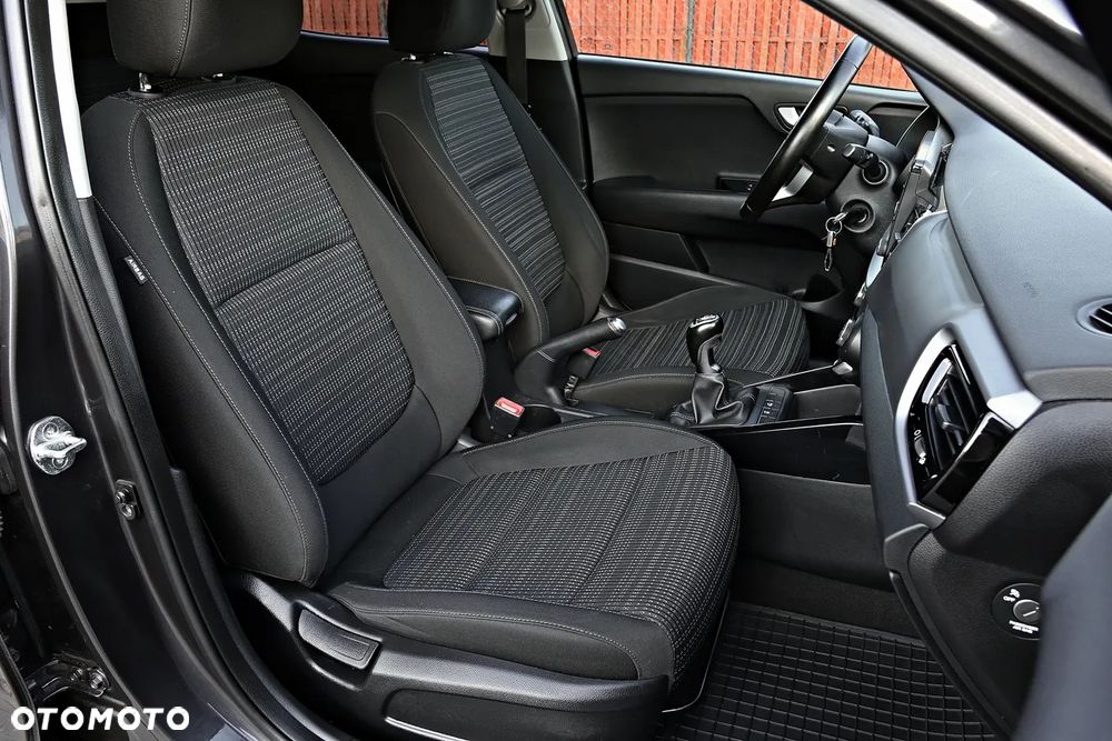 Kia Stonic - 23