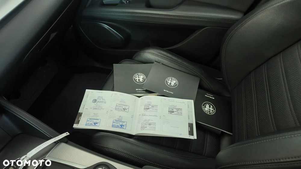 Alfa Romeo Stelvio 2.0 Turbo 16V AT8-Q4 Sprint - 30