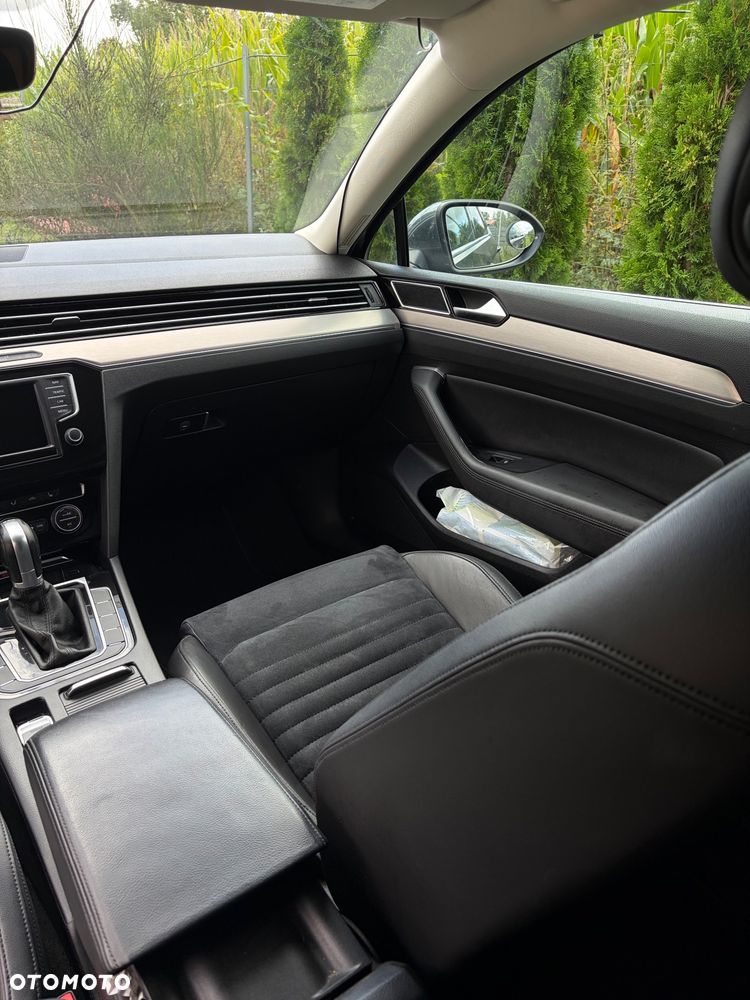 Volkswagen Passat - 12