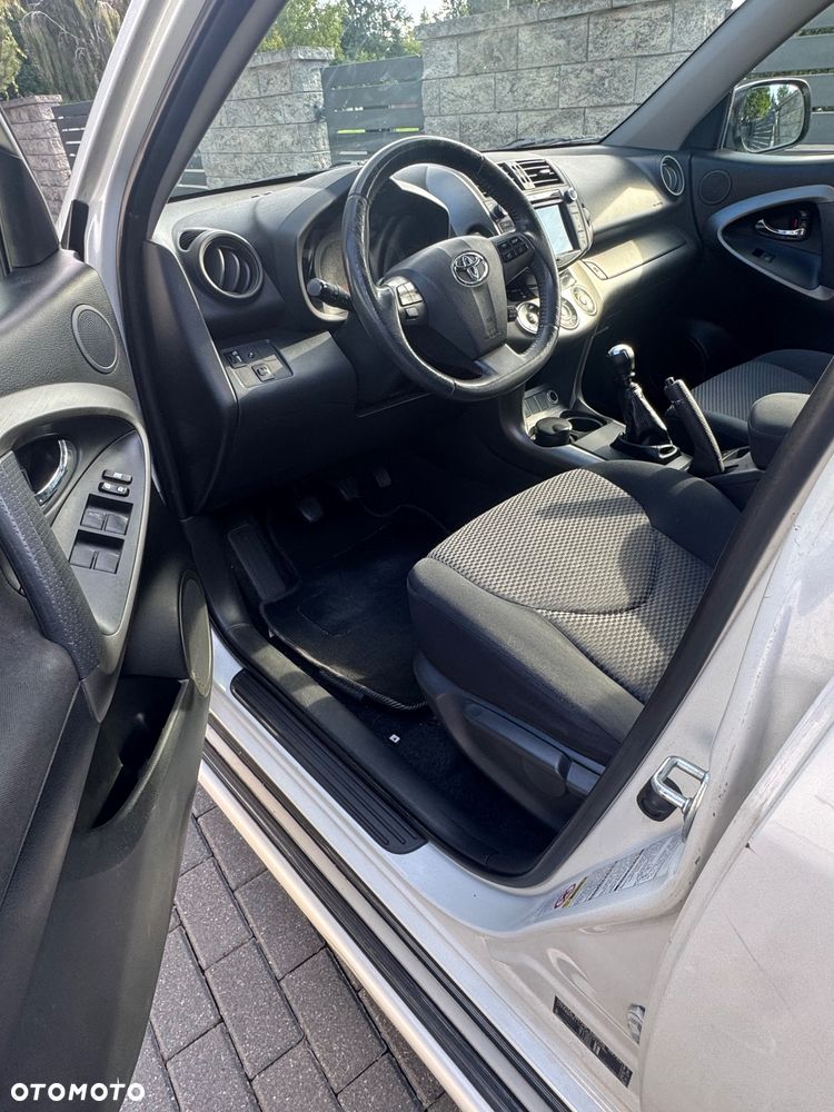Toyota RAV4 2.2 D-4D Premium - 7