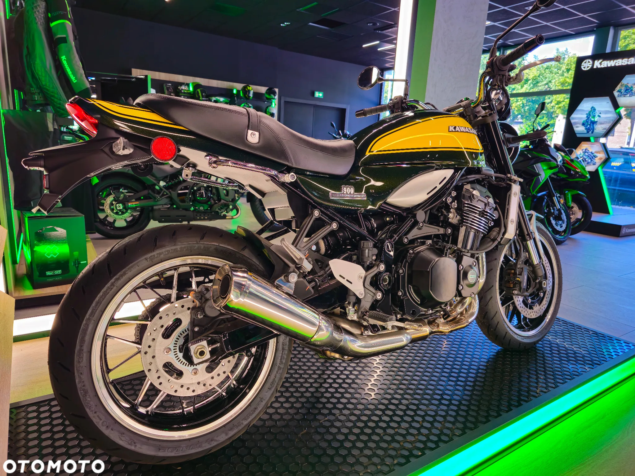 Kawasaki Z 900 RS - 11