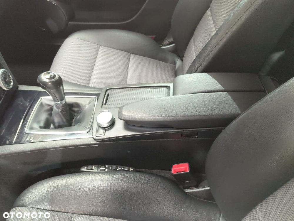 Mercedes-Benz Klasa C 200 CDI DPF BlueEFFICIENCY SPORT EDITION - 25