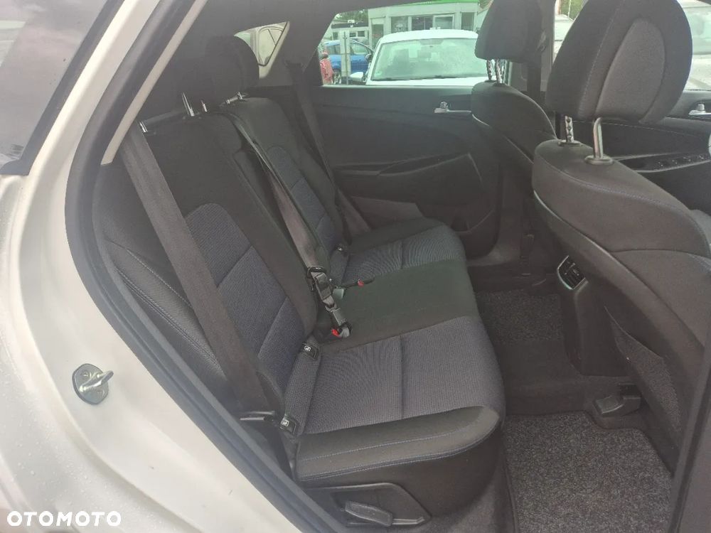 Hyundai Tucson 1.6 GDI BlueDrive Comfort 2WD - 18