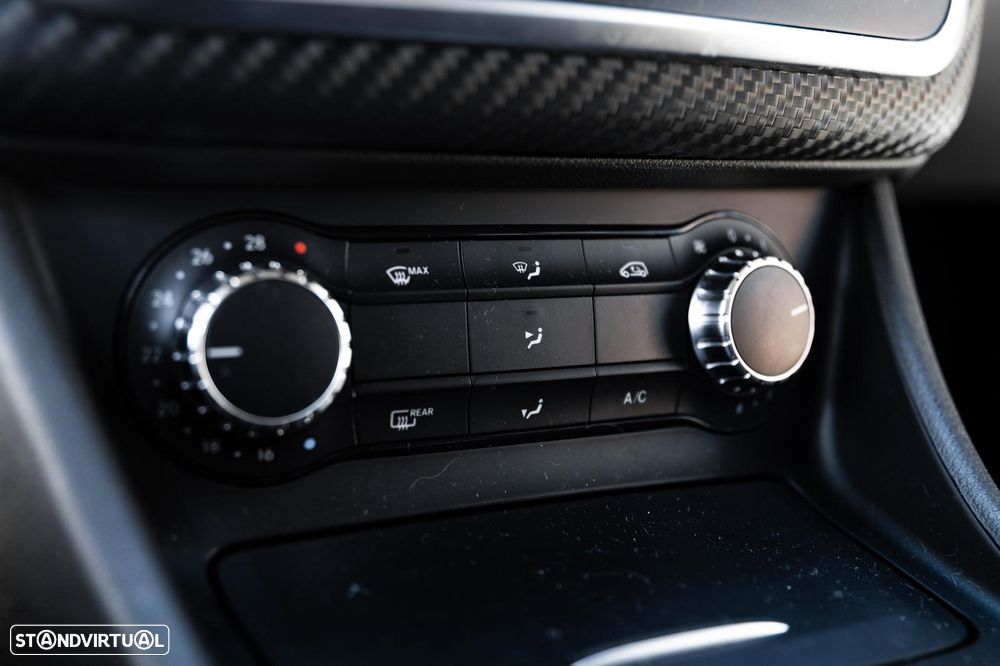 Mercedes-Benz GLA 180 CDI Urban - 25