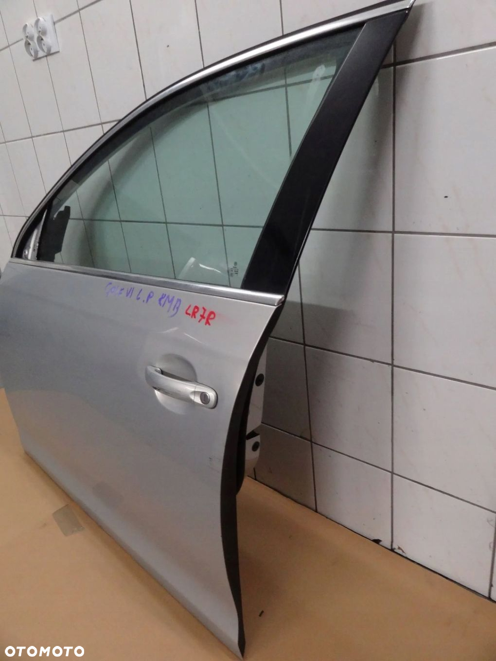 VW GOLF VI 2010 KOMBI DRZWI LEWY PRZÓD PRZEDNIE LR7L - 2