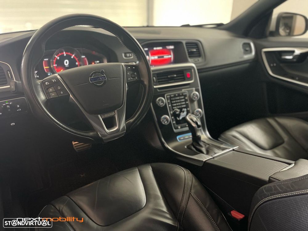 Volvo V60 2.4 D6 R-Design AWD Phev - 22