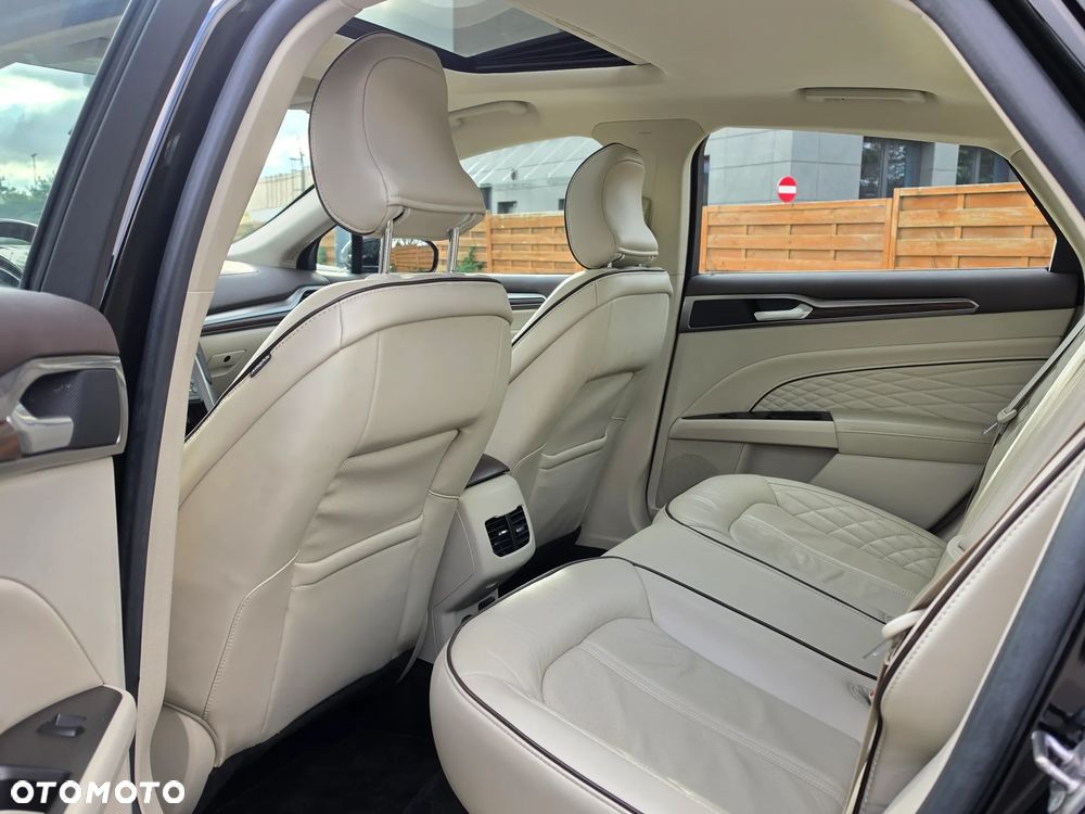 Ford Fusion - 25