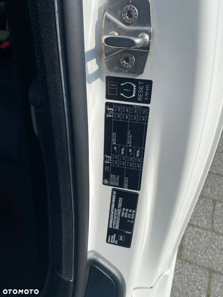 BMW Seria 3 320d xDrive - 10